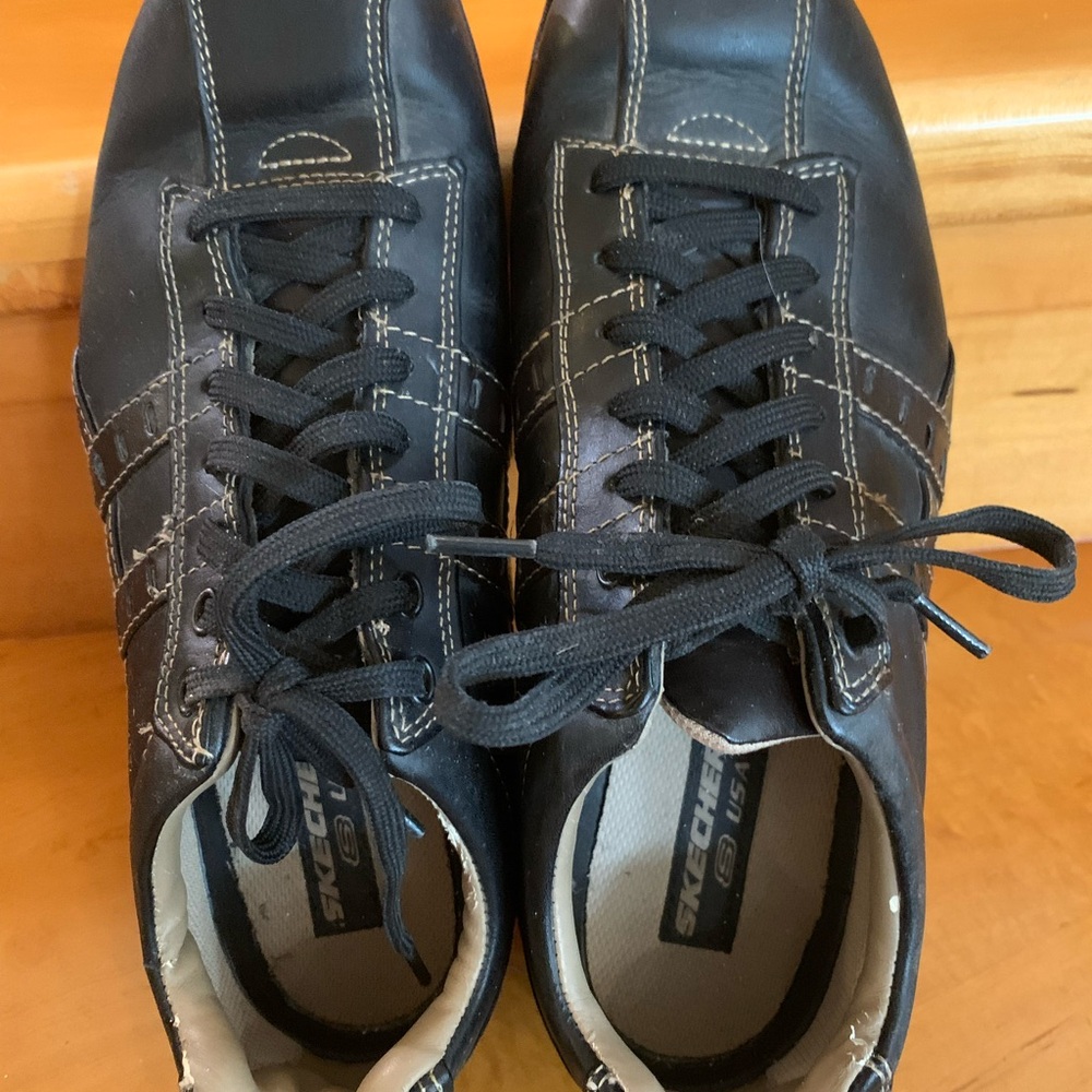 Skechers Men's Black Leather Sneakers